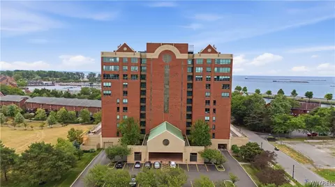 75 Ojibwa Cir #801, Buffalo, NY 14202
