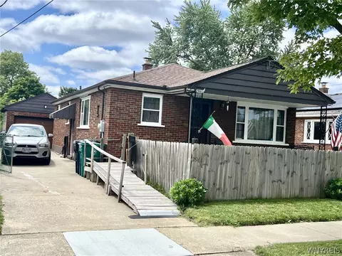 2961 North Ave, Niagara Falls, NY 14305