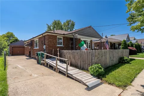 2961 North Ave, Niagara Falls, NY 14305