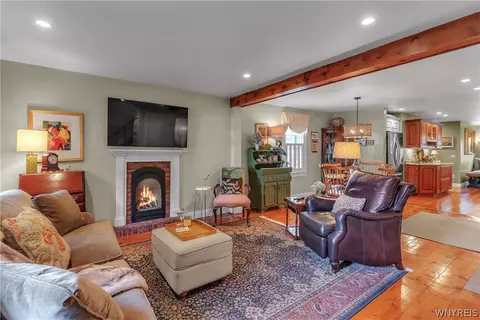 Living - 445 Plain St, Lewiston, NY 14092 photo 1 of 4