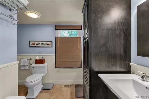 Bath - 445 Plain St, Lewiston, NY 14092 photo 2 of 4
