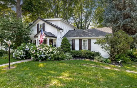 Exterior - 445 Plain St, Lewiston, NY 14092 photo 1 of 7