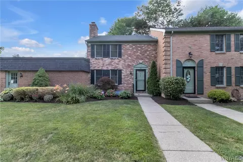 26 Kenton Pl, Hamburg, NY 14075