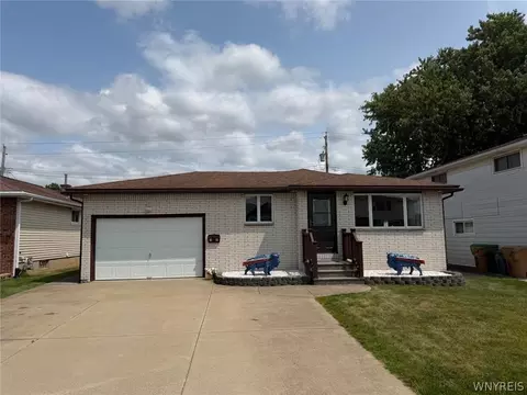 32 Rosemead Ln, Cheektowaga, NY 14227