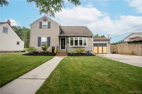 10 Terry Ln, Cheektowaga, NY 14225