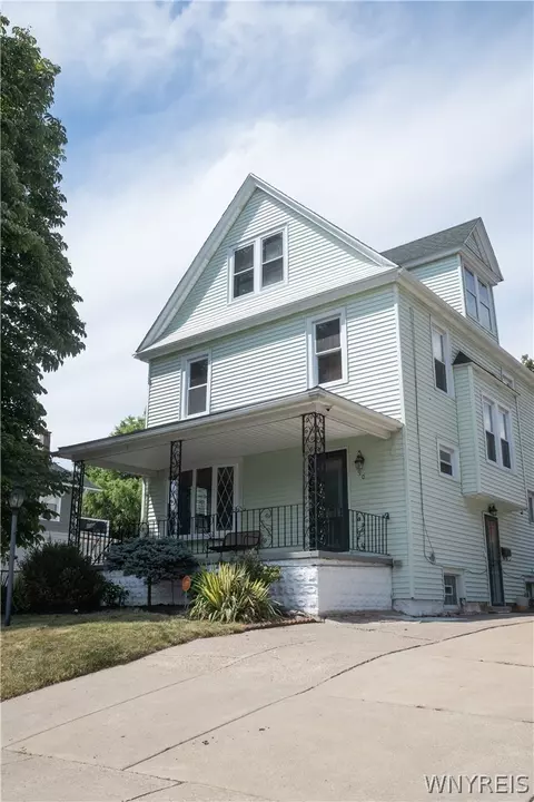 90 Hedley Pl, Buffalo, NY 14208