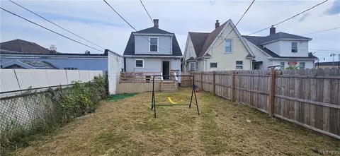 Exterior - 2906 Pine Ave, Niagara Falls, NY 14301 photo 2 of 2