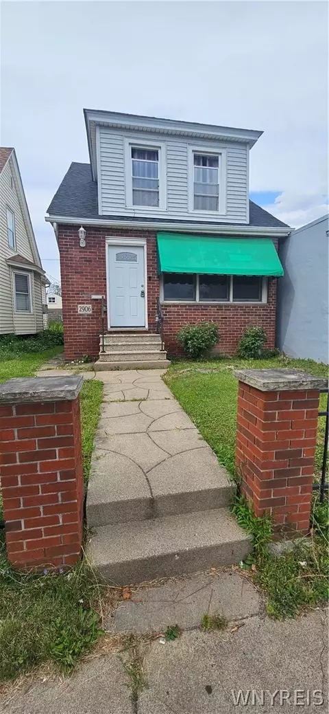 2906 Pine Ave, Niagara Falls, NY 14301