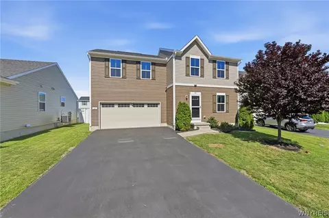 60 Allie Ln, Hamburg, NY 14075