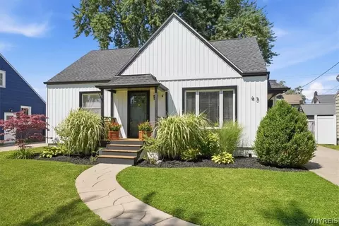 45 Hampton Pkwy, Buffalo, NY 14217