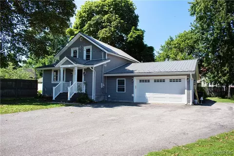 4454 Central Ave, Royalton, NY 14067