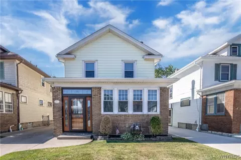 152 Mang Ave, Kenmore, NY 14217