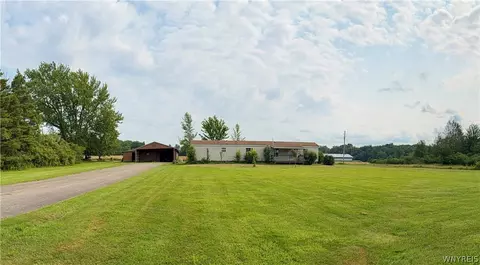 893 Waterman Rd, Hanover, NY 14062