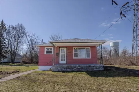 5629 Girard Ave, Niagara Falls, NY 14304