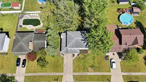 View/Area - 93 Hemlock Dr, West Seneca, NY 14224 photo 2 of 4