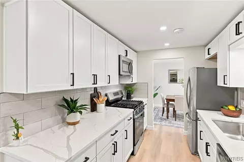 Kitchen - 93 Hemlock Dr, West Seneca, NY 14224 photo 4 of 4