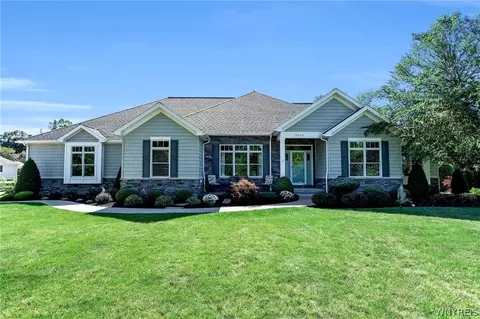 8620 Northfield Rd, Clarence Center, NY 14032