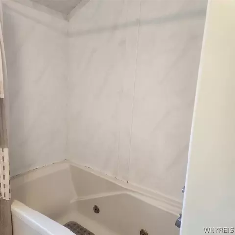 Bath - 153 Pinecrest Dr, Irondequoit, NY 14617 photo 4 of 4