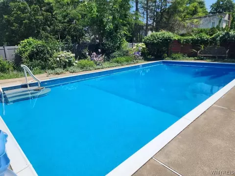 Exterior - 153 Pinecrest Dr, Irondequoit, NY 14617 photo 4 of 8
