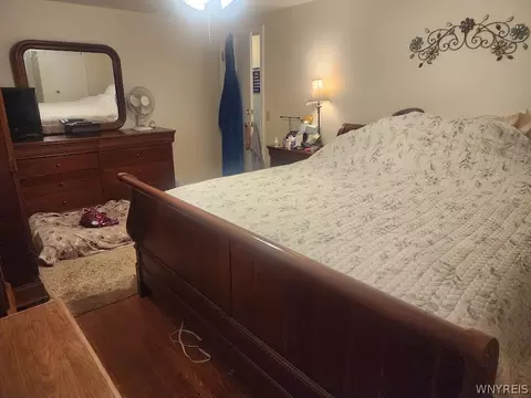 Bedroom - 153 Pinecrest Dr, Irondequoit, NY 14617 photo 2 of 6