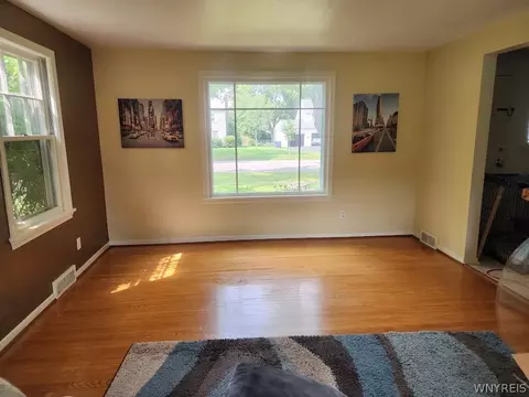 Living - 153 Pinecrest Dr, Irondequoit, NY 14617 photo 4 of 5