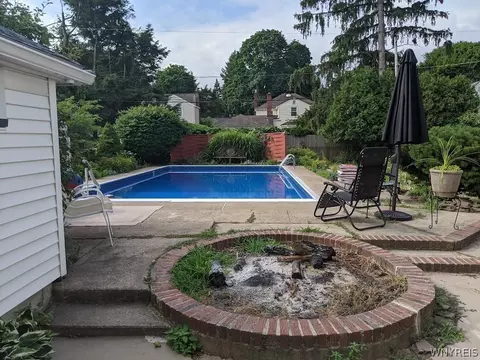 Exterior - 153 Pinecrest Dr, Irondequoit, NY 14617 photo 7 of 8