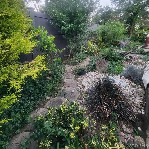 Exterior - 153 Pinecrest Dr, Irondequoit, NY 14617 photo 8 of 8