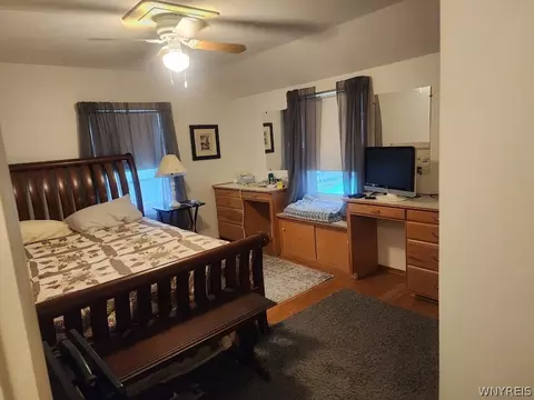 Bedroom - 153 Pinecrest Dr, Irondequoit, NY 14617 photo 1 of 6