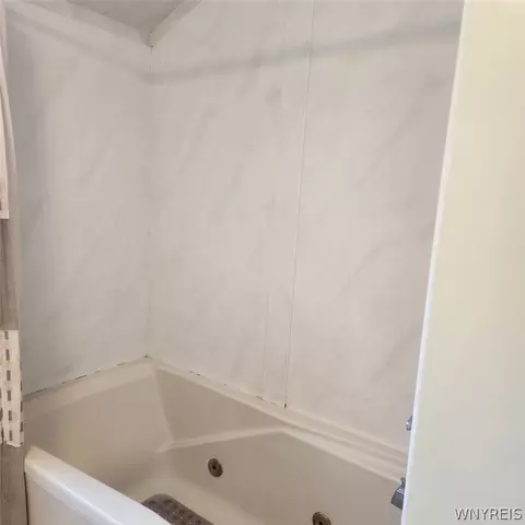 Bath - 153 Pinecrest Dr, Irondequoit, NY 14617 photo 4 of 4