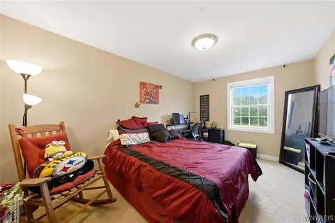 Bedroom - 4615 Brompton Dr, Buffalo, NY 14219 photo 5 of 5