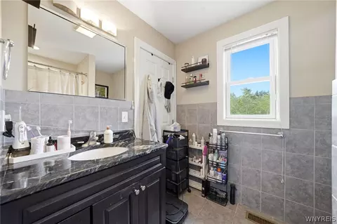 Bath - 4615 Brompton Dr, Buffalo, NY 14219 photo 1 of 6