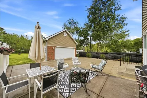Exterior - 4615 Brompton Dr, Buffalo, NY 14219 photo 10 of 15