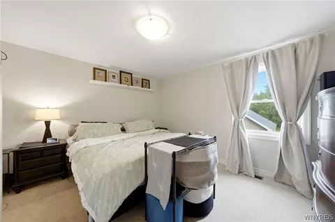 Bedroom - 4615 Brompton Dr, Buffalo, NY 14219 photo 4 of 5
