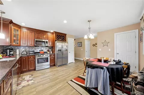 Kitchen - 4615 Brompton Dr, Buffalo, NY 14219 photo 3 of 5