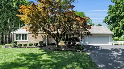 2717 New Rd, Ransomville, NY 14131