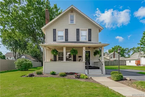 48 Regent St, Lockport, NY 14094