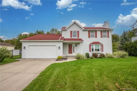 6510 Emily Ln, Lockport, NY 14094