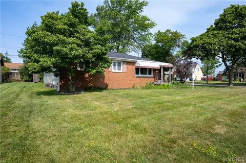200 Margaret Rd, Amherst, NY 14226