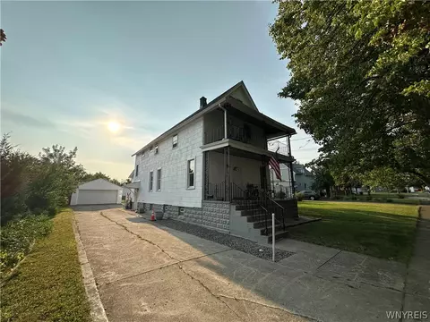 35 Cowing St, Depew, NY 14043