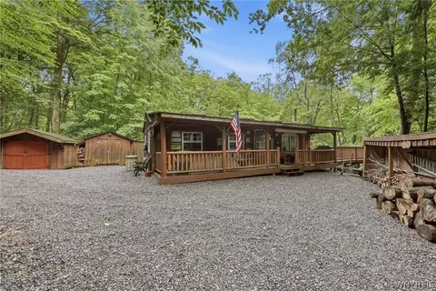 22 Hemlock Rd, Sheldon, NY 14167