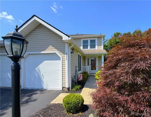 111 Courtshire Ln, Penfield, NY 14526