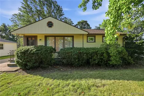 182 Bennington Rd, Amherst, NY 14226