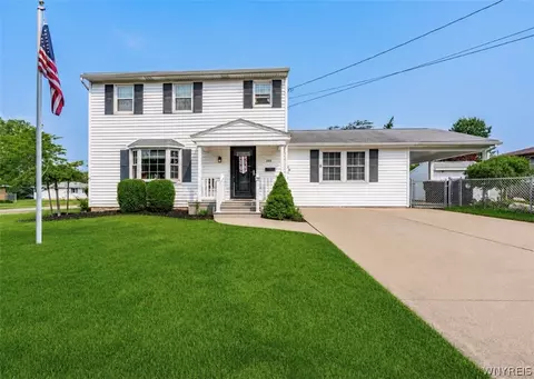 205 Duffy Dr, Tonawanda, NY 14150