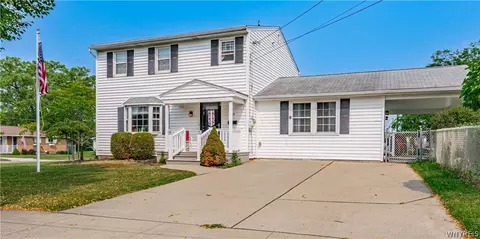 205 Duffy Dr, Tonawanda, NY 14150