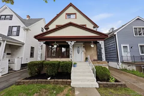 32 Euclid Ave, Kenmore, NY 14217
