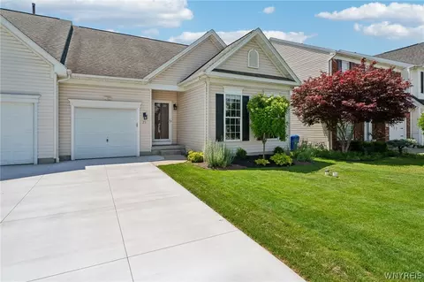 71 Carla Ln, West Seneca, NY 14224