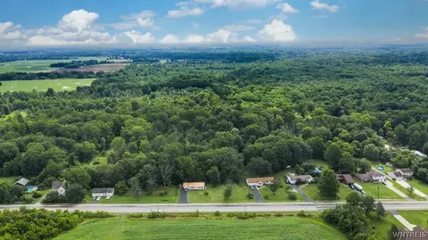 3379 Creek Rd, Porter, NY 14174