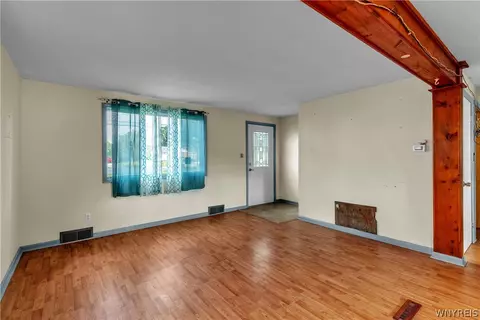 Living - 7267 Bear Ridge Rd, Pendleton, NY 14120 photo 1 of 2