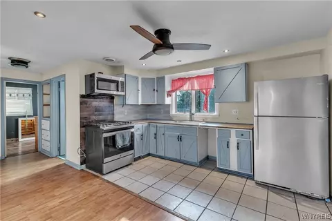 Kitchen - 7267 Bear Ridge Rd, Pendleton, NY 14120 photo 1 of 3