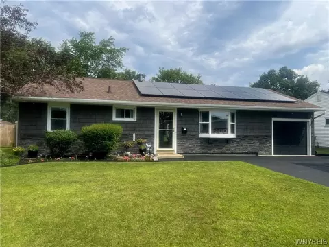 1674 Leah Dr, North Tonawanda, NY 14120